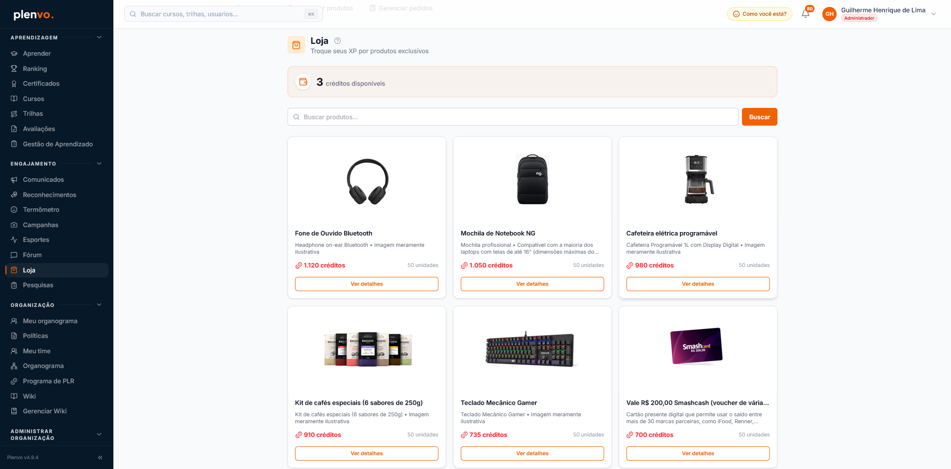 Loja da Plenvo onde o colaborador troca XP por produtos como fones de ouvido, mochilas, cafeteiras e vouchers de marcas parceiras.